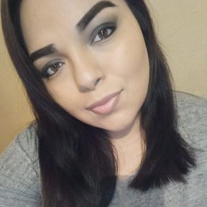 Meet your Posher, Abril